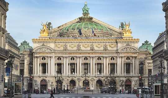 Monument-Paris-Opéra-Garnier